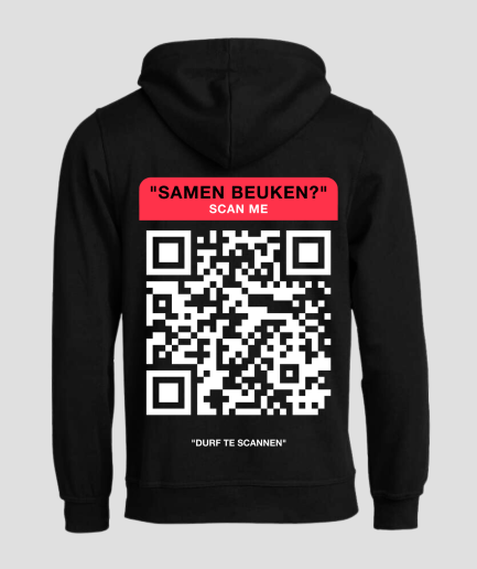 scan me hoodie zwart - hoodie qr code socials - festival hoodie met eigen qr code pepschep