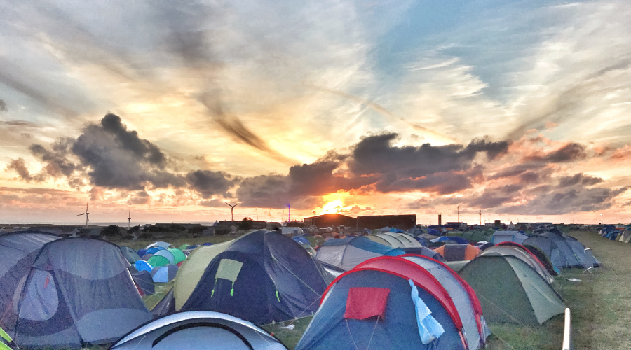 Must-Haves en Essentials Voor op een Kampeerfestival