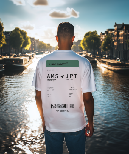 donkergroene boarding pass op wit tshirt