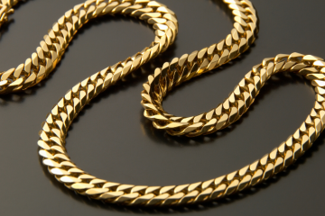 Waarom Je Beter Geen Gouden Kettingen Draagt naar een Festival