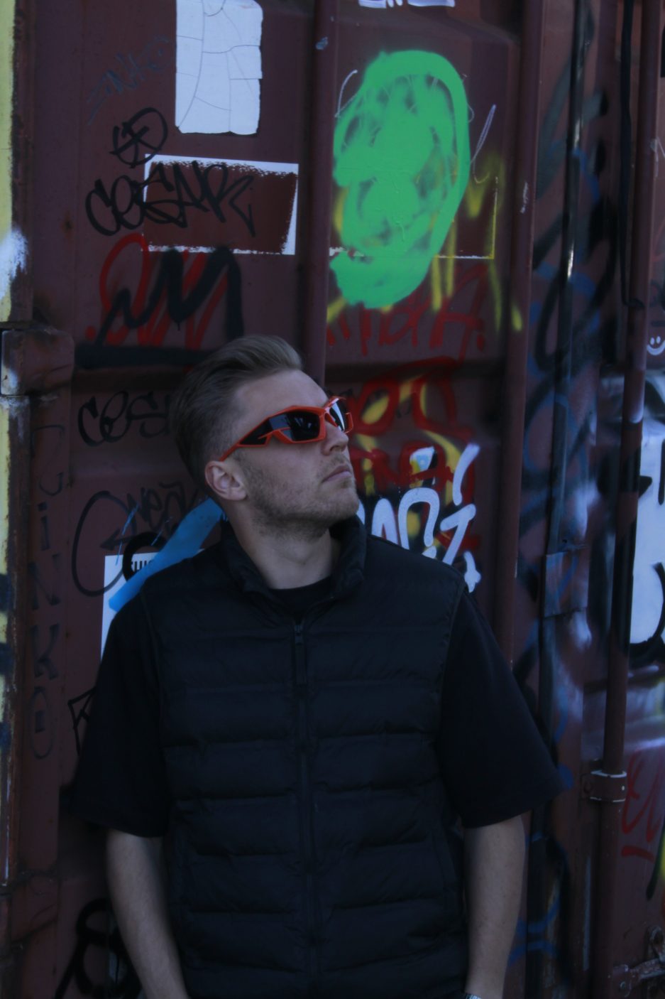 Oranje bril techno