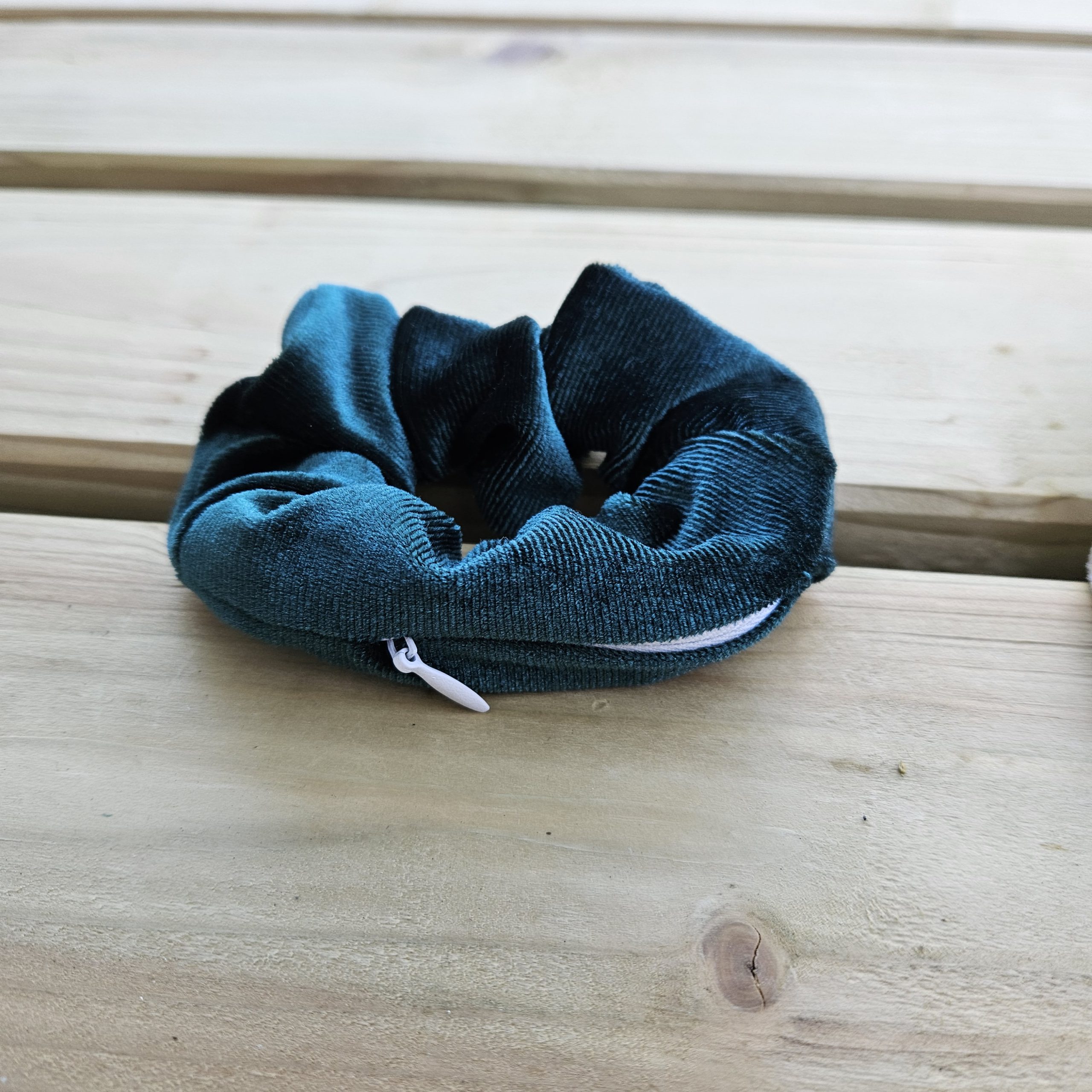 Scrunchie-opbergvakje-festival-scaled-1.jpg