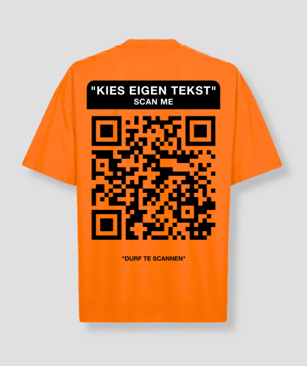 scan-me-oranje-shirt-zwarte-qr.png