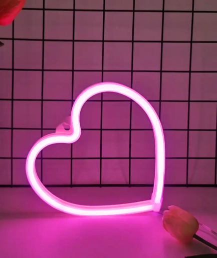roze neon lamp hart