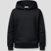 Zwarte hoodie voor festival seizoen
