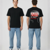 Zwart unisex T-shirt voor- en achteraanzicht gedragen door mannelijk model met Rave Against The System No Rules Just Raves print hersenfiguur grafisch design op de rug