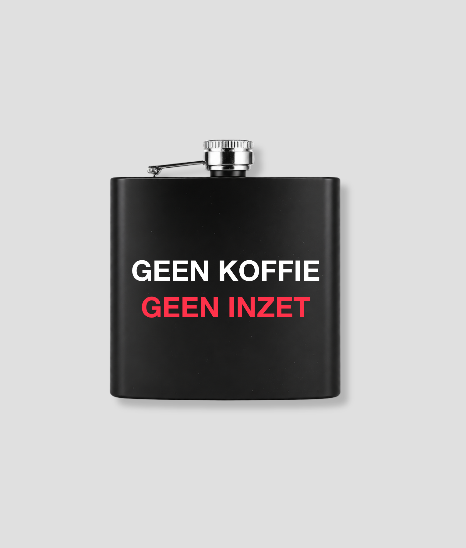 Zwarte zakfles met GEEN KOFFIE GEEN INZET tekst in wit en rood als grappig cadeau