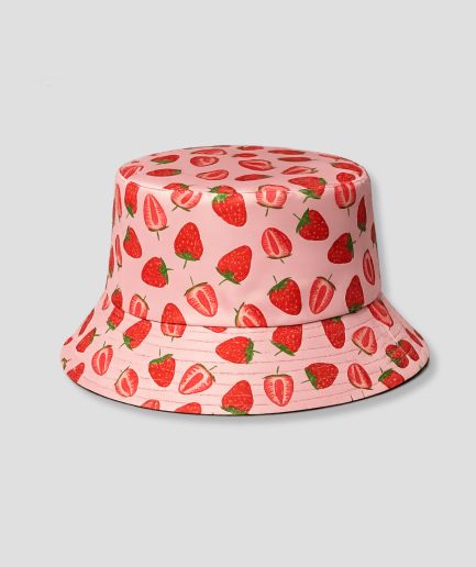 Koraalkleurige bucket hat met vrolijke print van aardbeien