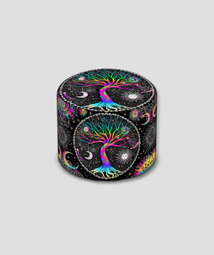 Grinder met een levensboom in neon regenboogkleuren op zwart metaal