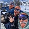 Grappige skimaskers in de skilift