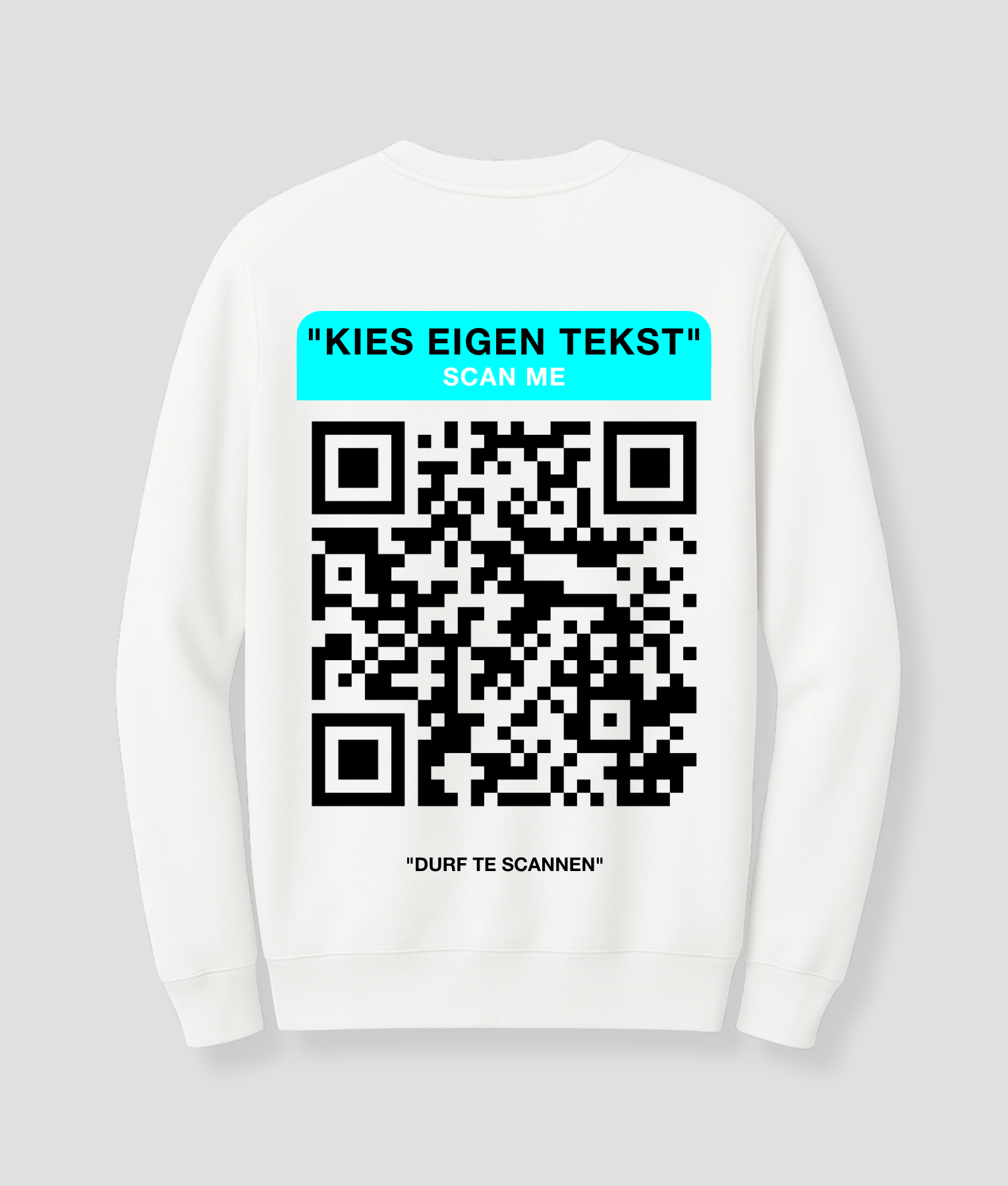 witte sweater met qr code en turquoise label achterkant